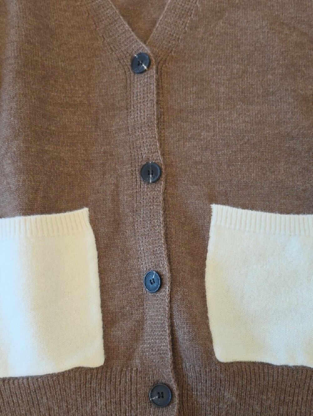 Colorblock Button Cardigan - Picture 3 of 5